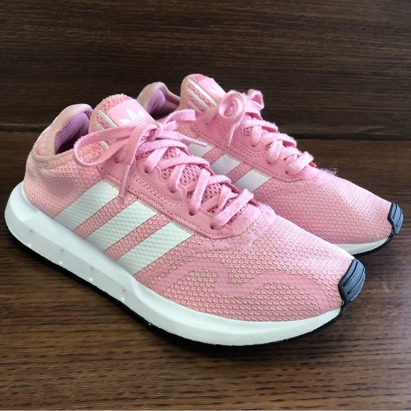 Adidas Swift Run X Young’s Pink/White Sneakers Size 5 - Picture 1 of 13